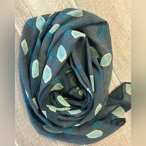 🌿 Simply Noelle Floral Scarf – 72” x 17” – Soft Polyester